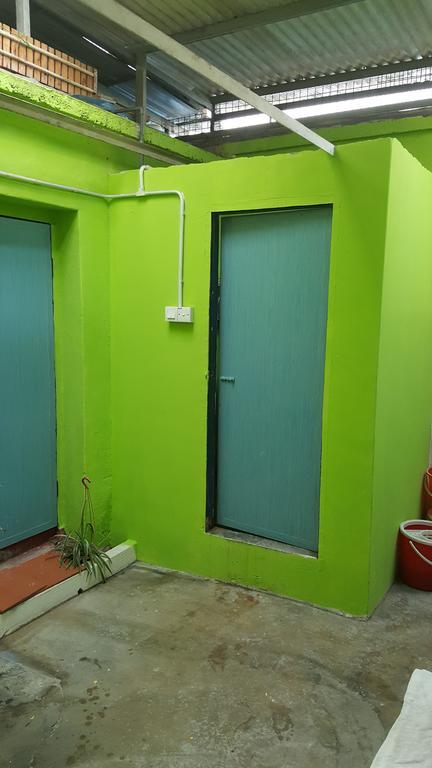 Hotel 28 Bahari George Town Esterno foto