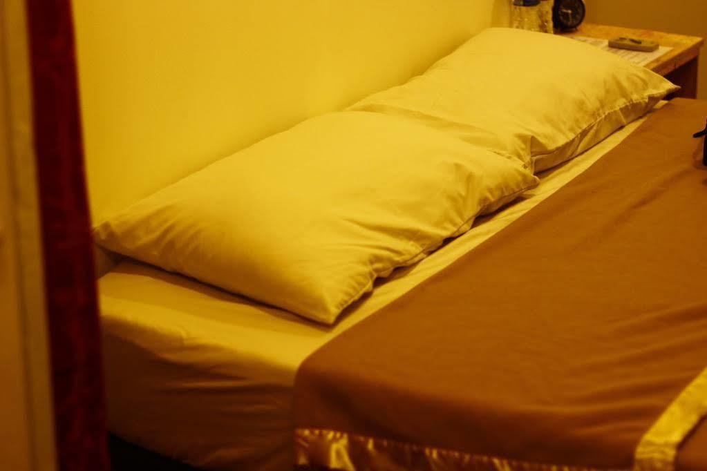 Hotel 28 Bahari George Town Esterno foto