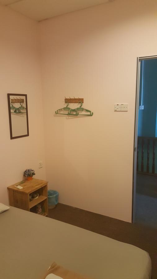 Hotel 28 Bahari George Town Esterno foto