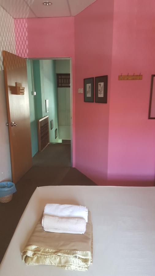 Hotel 28 Bahari George Town Esterno foto